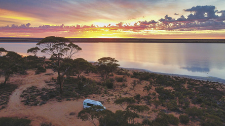 Am Lake Koorkoordine