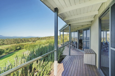 Veranda, Stringybark Apartment