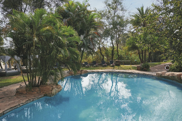 Pool der Chobe Game Lodge, ©Desert & Delta Safaris