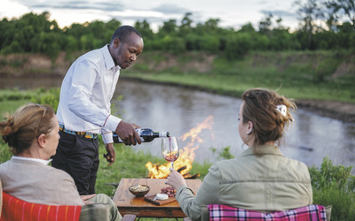 Sundowner am Mara Fluss, ©Governors' Camp Collection