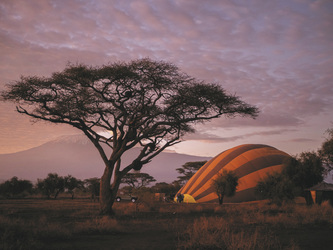 Früh am Morgen, ©Kilimanjaro Balloon Safaris