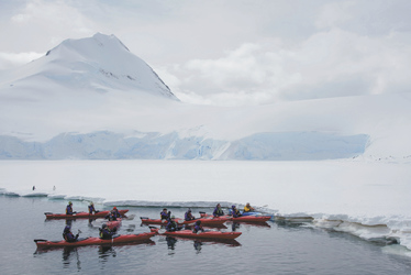 Kajak fahren, ©Folkert Lenz - Oceanwide Expeditions