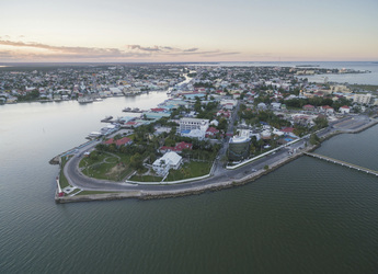 Blick auf Belize Stadt, ©photosounds/Shutterstock