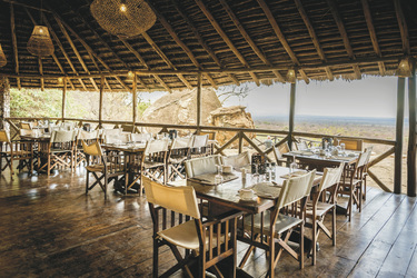 Restaurant im Maweninga Camp, ©A.Issock