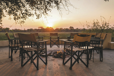 Feuerstelle im Nanzhila Plains Safari Camp, ©Hidden Gems of Zambia