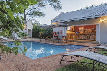 Pool der PheZulu Guest Lodge, ©James Salim Photography